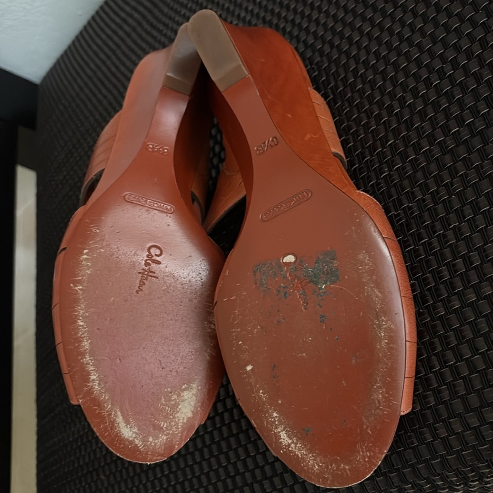 EUC Cole Haan Women's Tan Leather Sandals, Wedge, Sz 8.5 - Picture 10 of 17